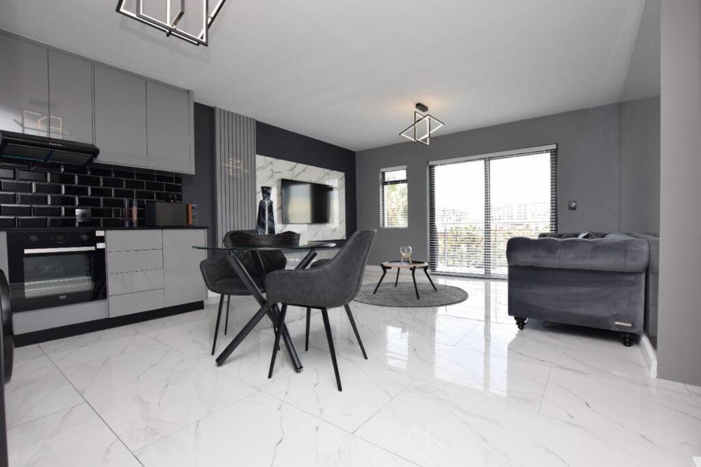 קייפטאון Exclusive Ultra-Luxury A Cut Above Apartments Century City By Vvip Bookings מראה חיצוני תמונה