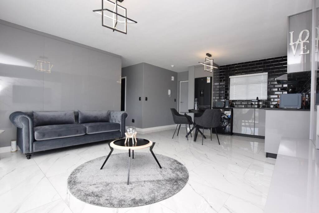 קייפטאון Exclusive Ultra-Luxury A Cut Above Apartments Century City By Vvip Bookings מראה חיצוני תמונה